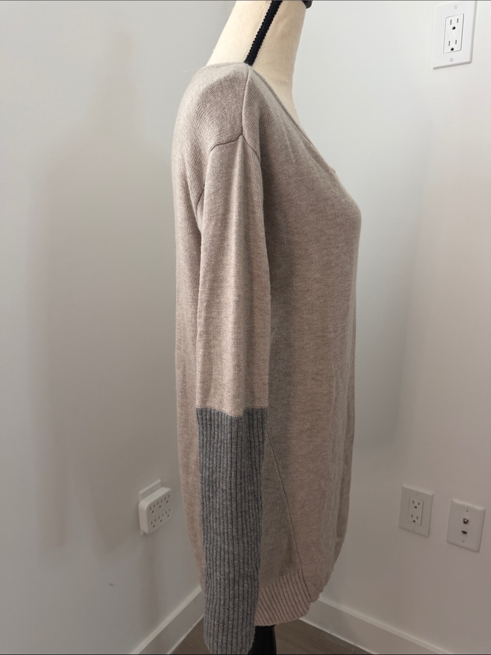 Athleta Tan Merino Nopa Extra Fine Wool Pullover Sweater. Sz Small - Picture 6 of 12